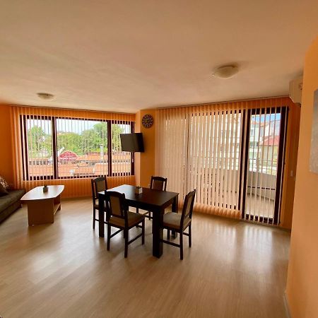Cozy Apartment In The Center Of Πριμόρσκο Εξωτερικό φωτογραφία