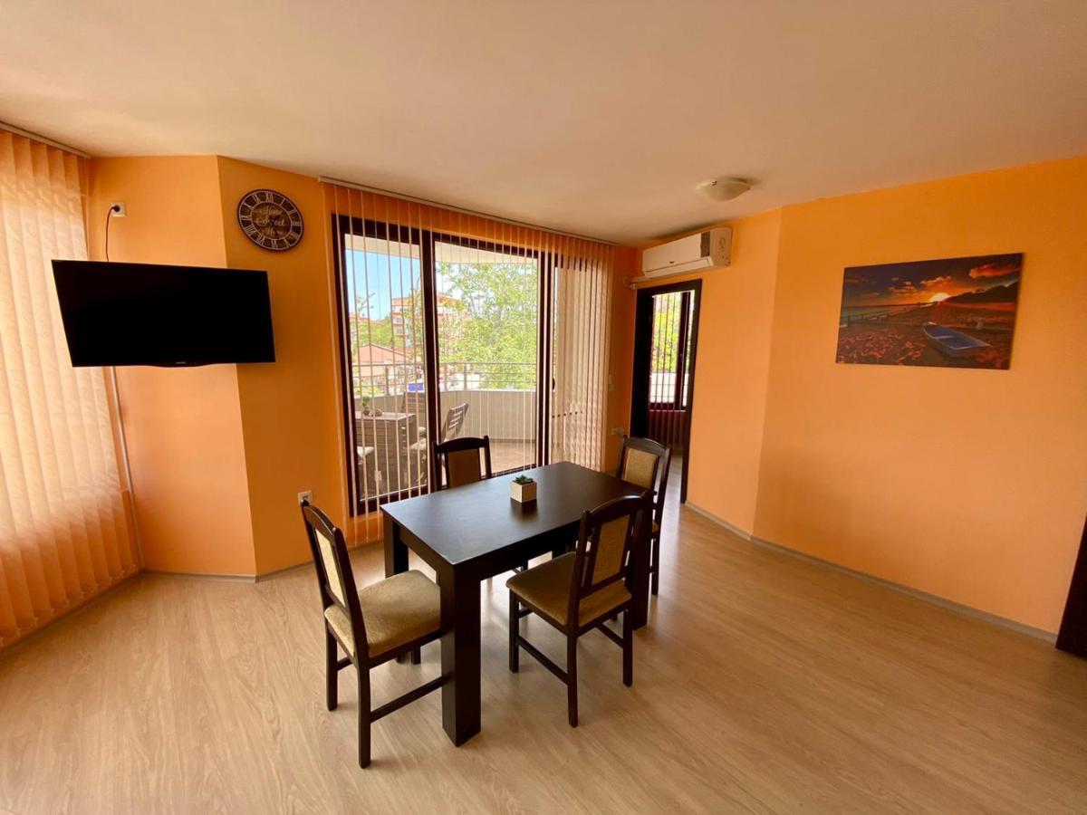Cozy Apartment In The Center Of Πριμόρσκο Εξωτερικό φωτογραφία