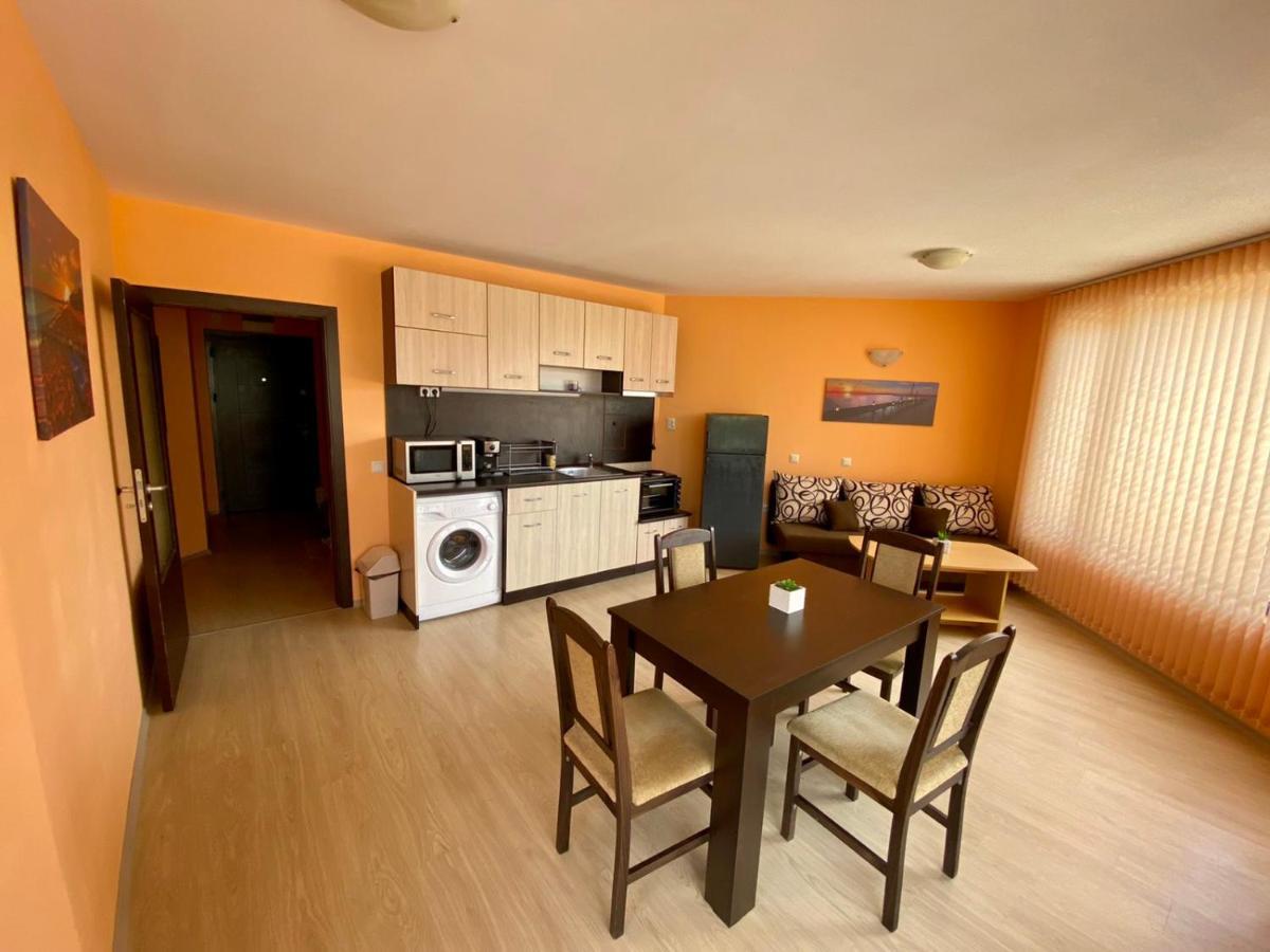 Cozy Apartment In The Center Of Πριμόρσκο Εξωτερικό φωτογραφία